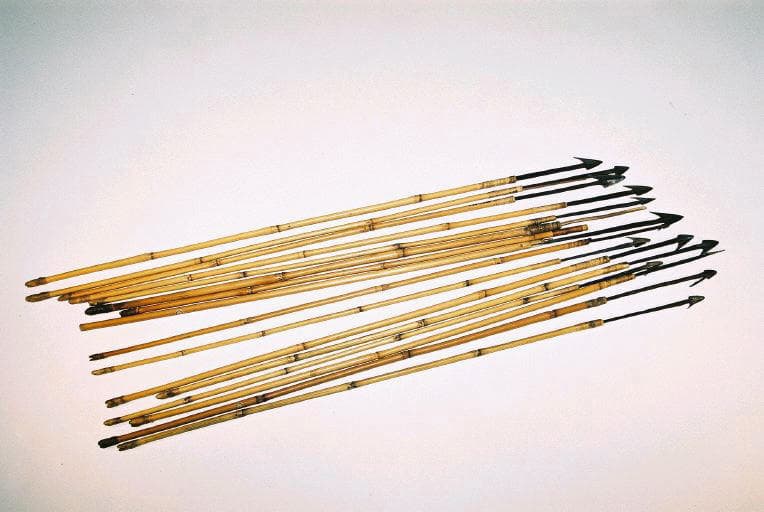 image de droite chevauchant celle de gauche
